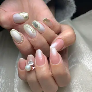 ネイル repos~ルポ~所属・里見 麗のネイルデザイン