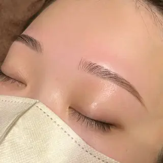アイブロウ Rezel Eyebrowの眉毛・アイブロウイメージ
