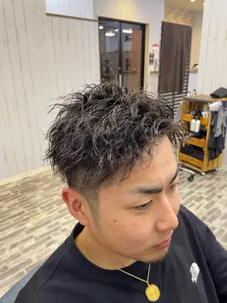 パーマ メンズ 姫路アンメリーアン ダンのヘアスタイル