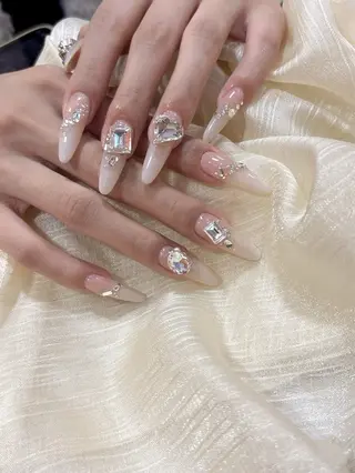 ネイル ネイルサロン&スクールRAFFINE所属・RAFFINE 高田馬場ネイルサロンのネイルデザイン