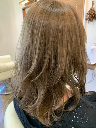 セミロング 金丸 理子のヘアスタイル