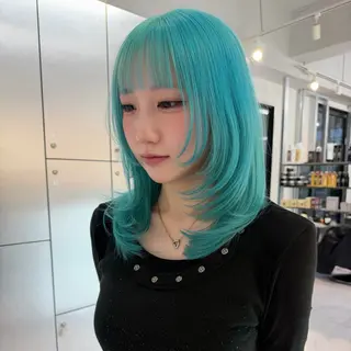 ミディアム カラー TATSUブリーチ/ ミルクティーベージュのヘアスタイル