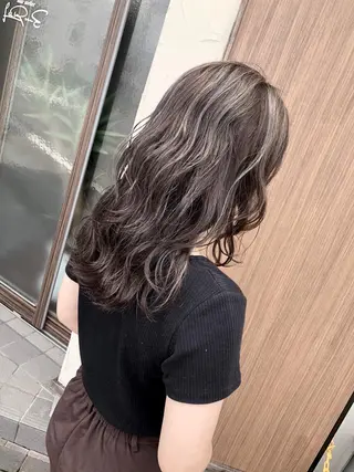 セミロング カラー LaRmE Ayumi.のヘアスタイル