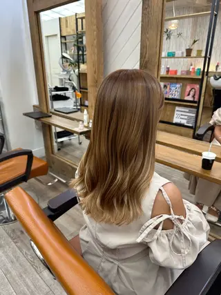 ロング WATARU/ 韓国風巻き髪のヘアスタイル