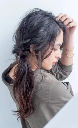 ロング カラー ヘアアレンジ リルウヘアー 天王寺のヘアスタイル