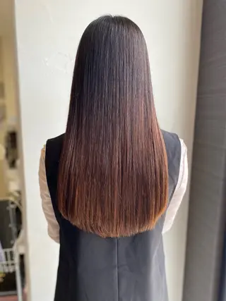 ロング 横手 亜紀のヘアスタイル