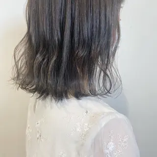 セミロング カラー 西崎 満里奈のヘアスタイル