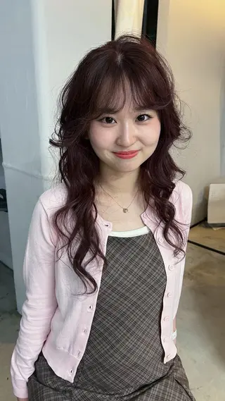 ロング 千田 紗羽のヘアスタイル