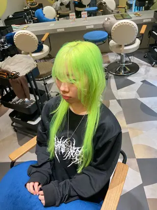 ロング Moana Lua所属・ブリーチカラー🩵 YUANのヘアスタイル