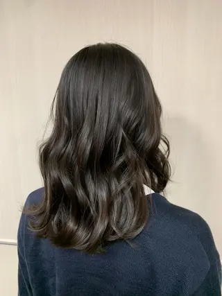 セミロング ウスイマイコ カット/ケアカラーのヘアスタイル