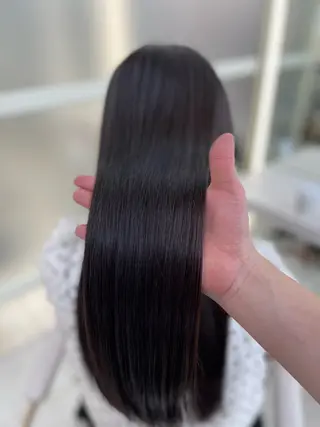 セミロング 𝐑𝐞𝐨/透明感 𝐜𝐨𝐥𝐨𝐫のヘアスタイル