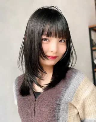 ミディアム ALBUM IKEBUKURO所属・トップスタイリスト レイヤーカットのヘアスタイル