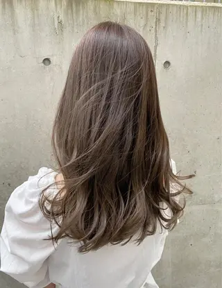 ミディアム レイヤーカット /透明感カラー西田のヘアスタイル