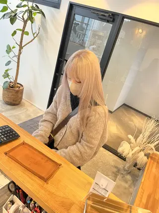 ロング カラー ハイトーンカラ ー/小川のヘアスタイル