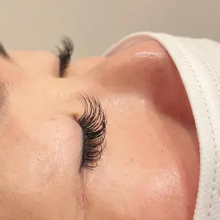 マツエク・マツパ 西村 未羽/ﾏﾂｴｸ /網紅/ﾊﾟﾘのマツエク・マツパデザイン