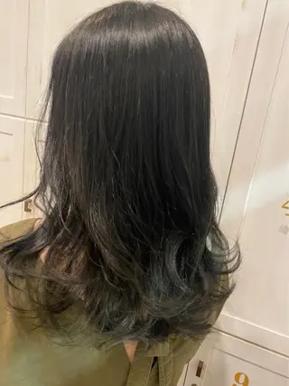ロング カラー 黒井 瑠菜のヘアスタイル
