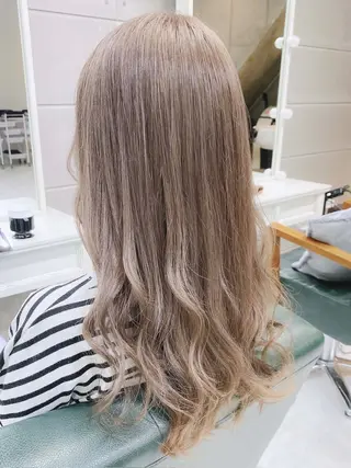 ロング カラー ヘアアレンジ 𝐑𝐈𝐍𝐊𝐀 🐣🩷のヘアスタイル