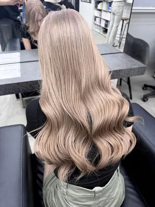 カラー ロング ハイトーン特化/ 韓国風/梨緒💜のヘアスタイル