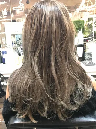 ロング 林 梓のヘアスタイル