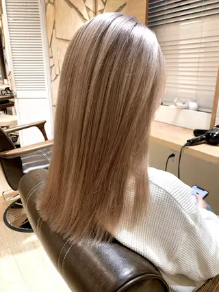 セミロング 渋谷ハイトーン/ デザインカラー阿部のヘアスタイル