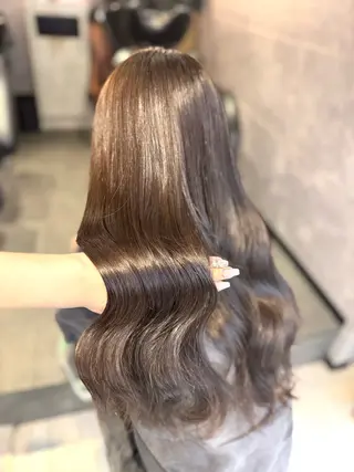 ロング カラー 🩶mana🩶艶髪 /カラーオンカラーのヘアスタイル