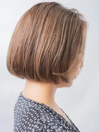 ショート カラー 前田 桃花のヘアスタイル