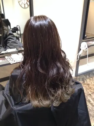 ロング カラー UMEDA FIGAROのヘアスタイル