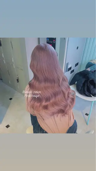 ロング カラー 🤍💕ブリーチカラ ーAyaka💕🤍のヘアスタイル