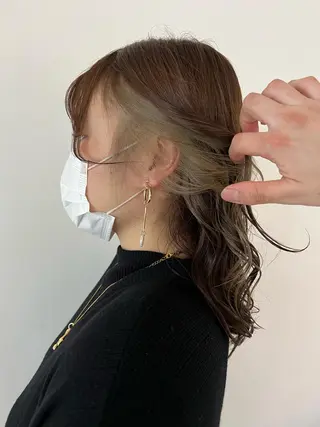 セミロング カラー ケアブリーチ/ili 村上佳那多のヘアスタイル