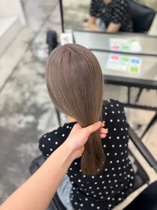 セミロング カラー ハイトーン sala 透明感🎀💭のヘアスタイル