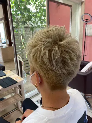 ショート カラー メンズ Yoshiつね　御幸が原店所属・佐藤 萌世のヘアスタイル
