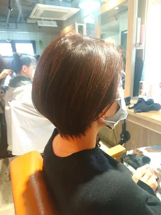 ショート alushe 岡 陽子のヘアスタイル