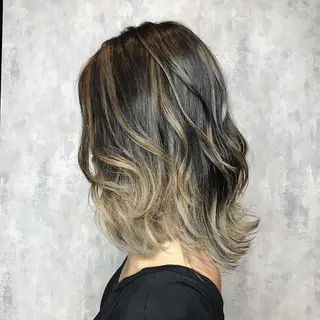 ミディアム カラー ヘアアレンジ Zina渋谷エリア マネージャShionのヘアスタイル