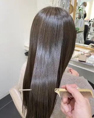 ロング カラー 篠塚 菜々子のヘアスタイル