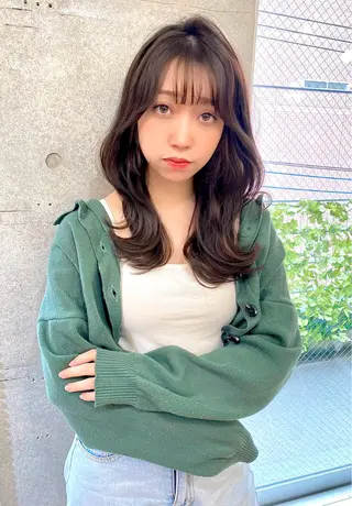 セミロング 大人可愛いレイヤー 大田のヘアスタイル