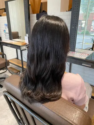 ミディアム カラー 吉野 実彩のヘアスタイル