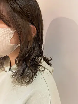 カラー 大塚 夏生のヘアスタイル