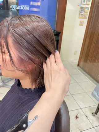 カラー 桑田 新菜のヘアスタイル