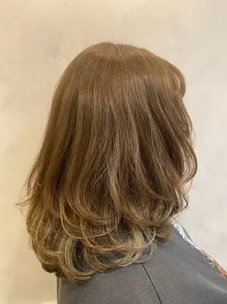 セミロング カラー 池西 佳穂のヘアスタイル