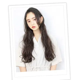 ロング カラー パーマ 荒木 依莉亜のヘアスタイル