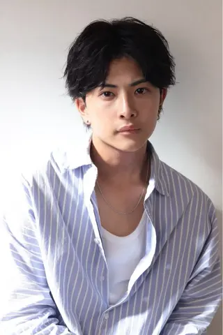 メンズ 毛流れフェザー スタイル🔹竹内凌のヘアスタイル