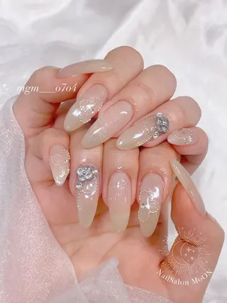 MoON...❤︎ MeGuのネイルデザイン