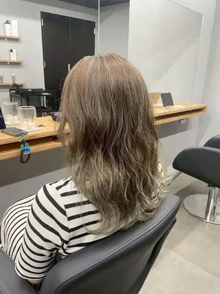 セミロング カラー N 【エヌ】のヘアスタイル