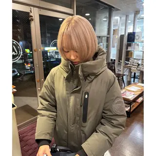 ショート ハイトーン/ ダブルカラー/透明感のヘアスタイル