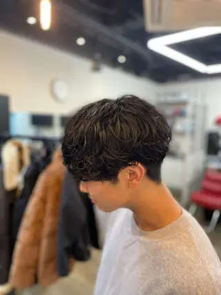 ショート パーマ メンズ シャドウパーマ/縦落 ちパーマ 大久保のヘアスタイル