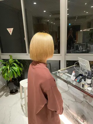 ショート ブリーチなし 寒色カラーのヘアスタイル