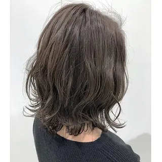 ミディアム カラー 透明感♡︎♡︎ 佐々木早苗のヘアスタイル