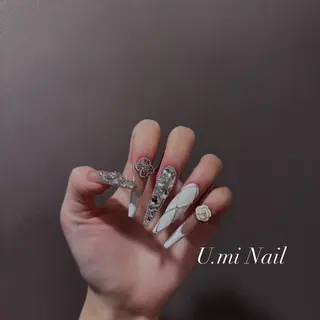 カラー U.mi Nail Salonのネイルデザイン