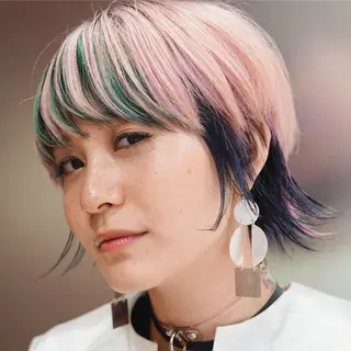 ウエモト タク ショート/レイヤーのヘアスタイル