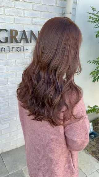 カラー 岡松 優月のヘアスタイル